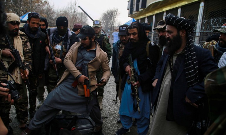 Талибаните забраниха на жените да бъдат актриси и да пътуват над 72 км без придружител - Tribune.bg