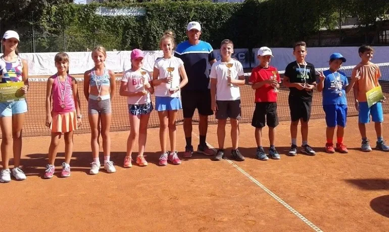 Георги Михайлов и Теодора Найденова триумфираха в Бургас - Tribune.bg