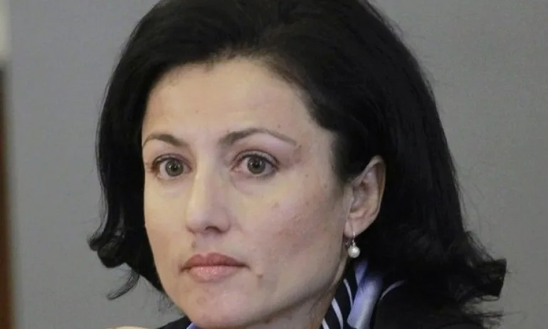 Десислава Танева: Българска фирма ще разработва ваксина срещу африканската чума - Tribune.bg