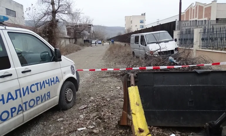 Крадците в Благоевград наводнили цялата сграда на митницата - Tribune.bg