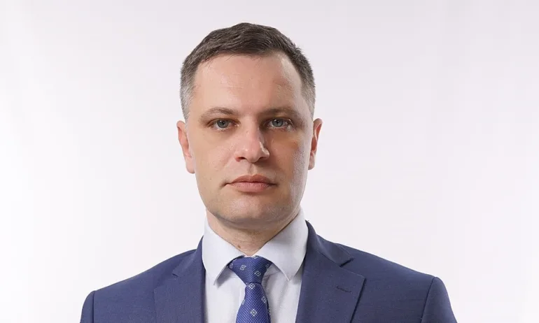 Жълтопаветният планктон, ходи да протестира срещу частна компания, която искала да уволнява някого - Tribune.bg