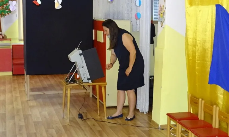 Благоевград избира кмет, гласуването e с машини - Tribune.bg