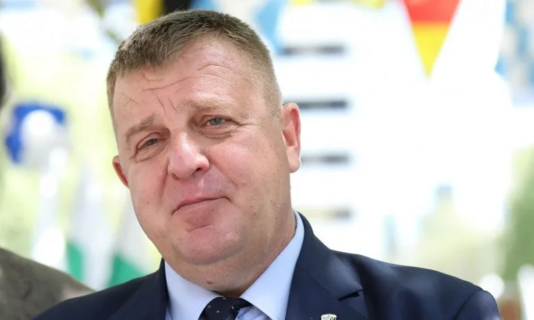 Каракачанов към полицаите: Продължавайте да носите с достойнство и отговорност униформите си - Tribune.bg