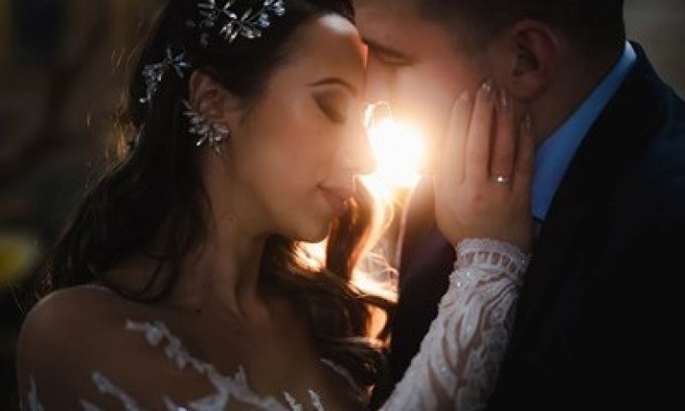 Вокалистка на Слави Трифонов се омъжи за депутата от ИТН Станислав Балабанов - Tribune.bg