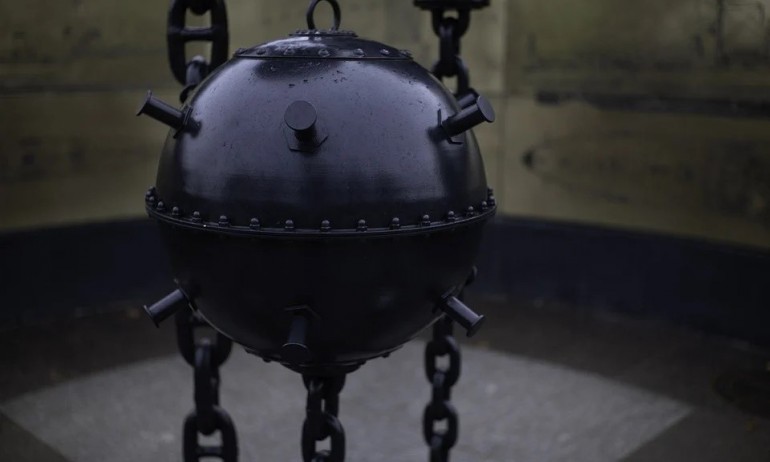 Правителството с гаф за морските мини: Следят екваторията на Черно море - Tribune.bg