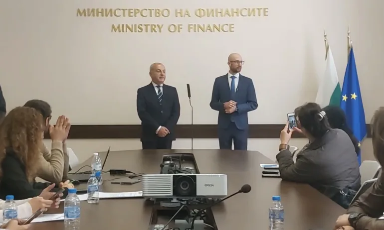 Клисурски предаде поста на Донев: Новият министър ще държи под контрол дефицита - Tribune.bg