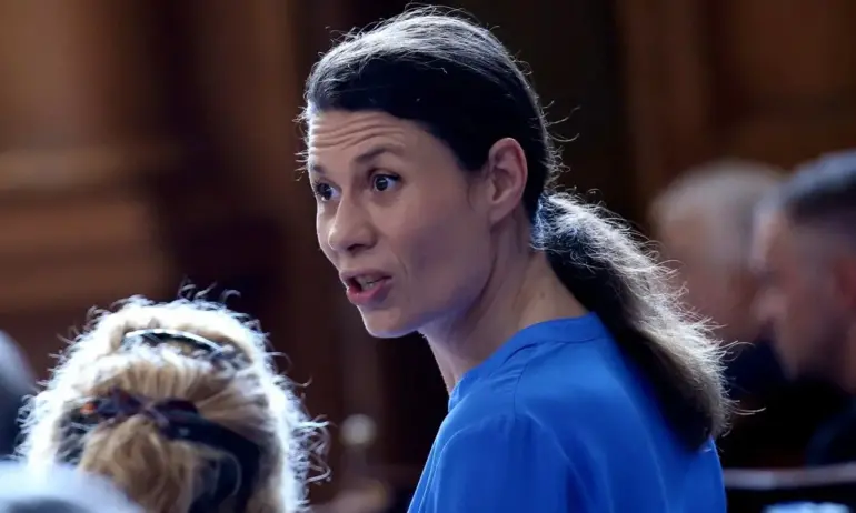 Предозиране: Белобрадова се обяви за политически труп - Tribune.bg