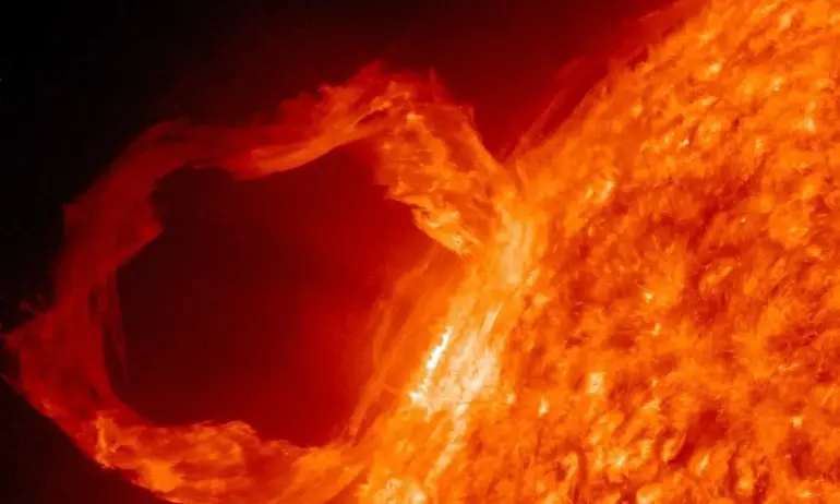 Екстремно силна геомагнитна буря обхвана Земята - Tribune.bg