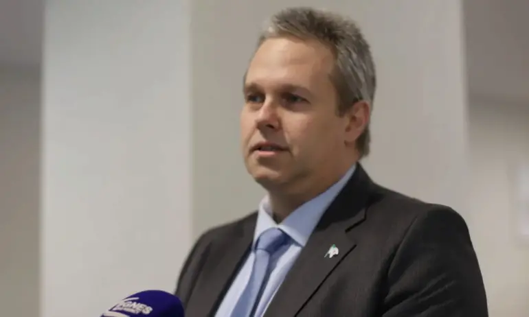 Министър Йоловски: Трябва да има акцент и дискусии по темата за развитието на цифровите умения - Tribune.bg