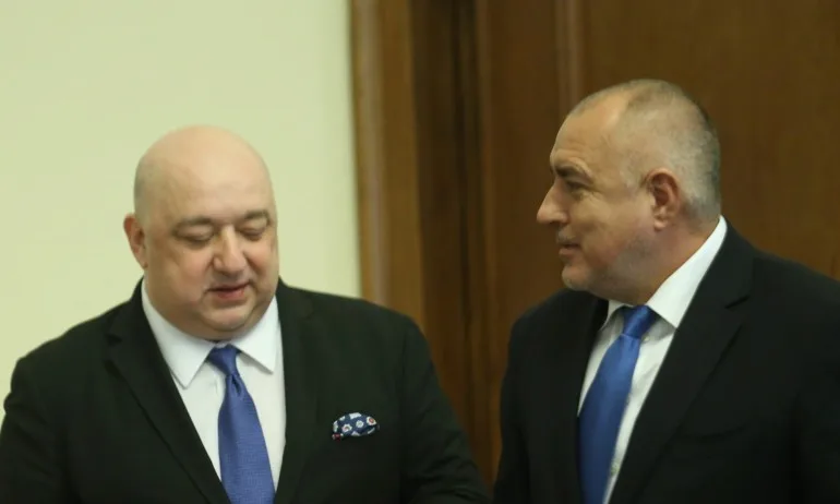 След час – Борисов и Кралев на инспекция на стадиона в Кърджали - Tribune.bg