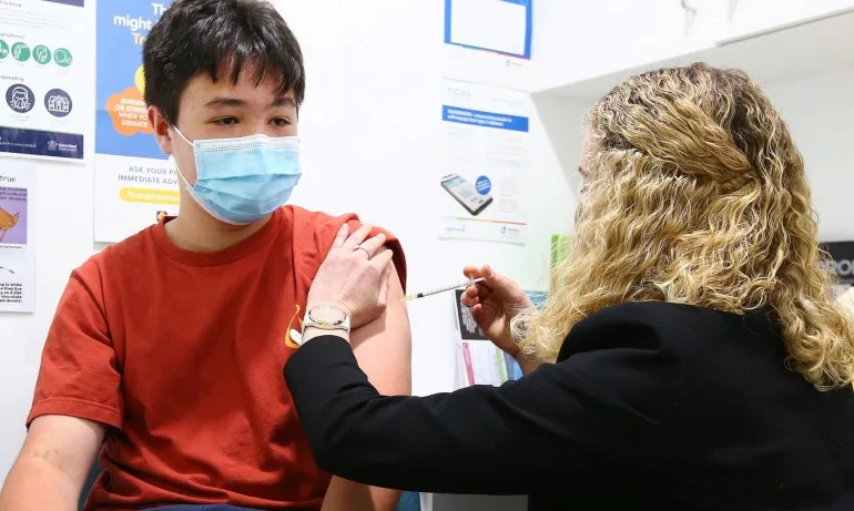 Moderna обяви, че ваксината ѝ е безопасна и защитава деца от 6 до 11 години - Tribune.bg