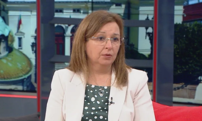 Зорница Русинова: Мярката 60:40 задържа безработицата с 5% - Tribune.bg