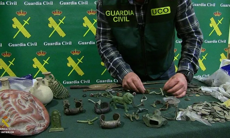 Разбиха група за трафик на културни ценности - Tribune.bg