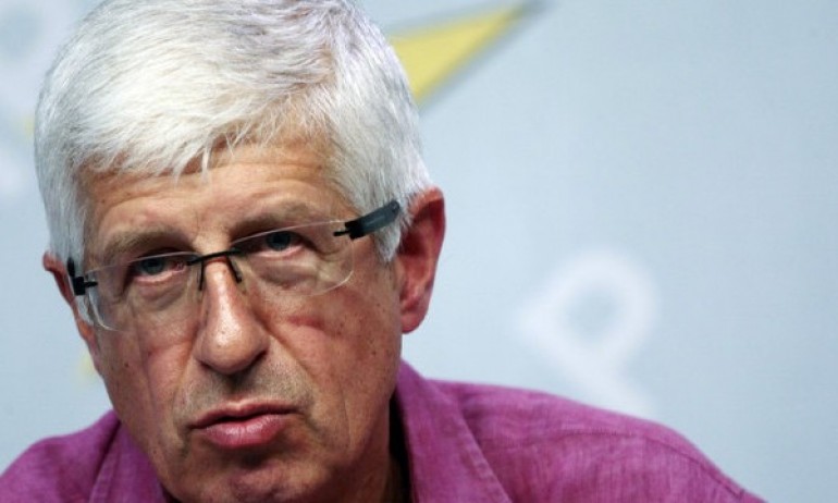 Румен Овчаров с тежка критика към правителството: Не виждам да се управлява кризата - Tribune.bg