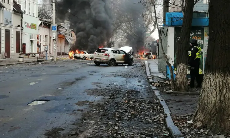Руски атаки над Херсон, жителите се евакуират - Tribune.bg