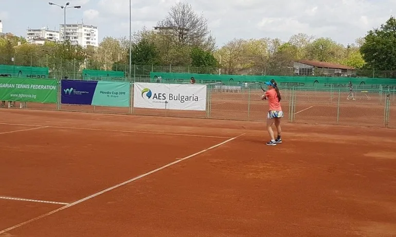 Половин дузина български юноши в основната схема на голям турнир по тенис - Tribune.bg