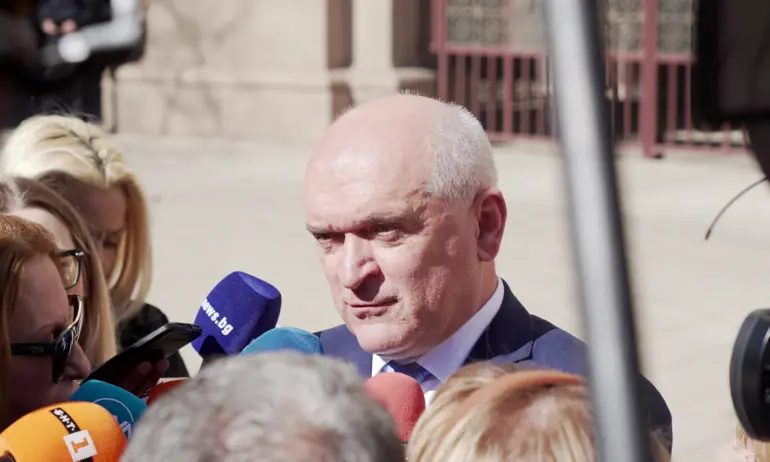 Главчев след представянето на кабинета: Не виждам кой би ме убедил да направя промяна в състава - Tribune.bg