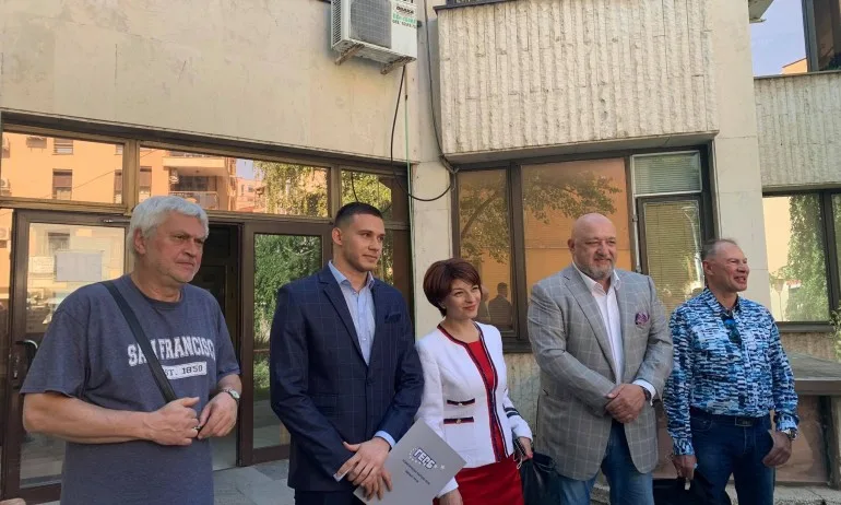 Красен Кралев и Георги Кръстев регистрираха листата на ГЕРБ – СДС в Русе - Tribune.bg