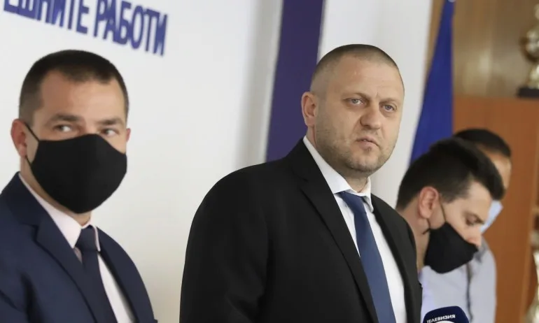 Георги Хаджиев: Сред задържаните за атаката срещу парламента има криминално проявени - Tribune.bg