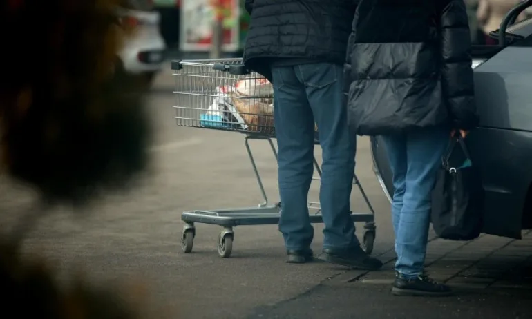 Обидено ръководството на Магазин за хората подава оставка - Tribune.bg