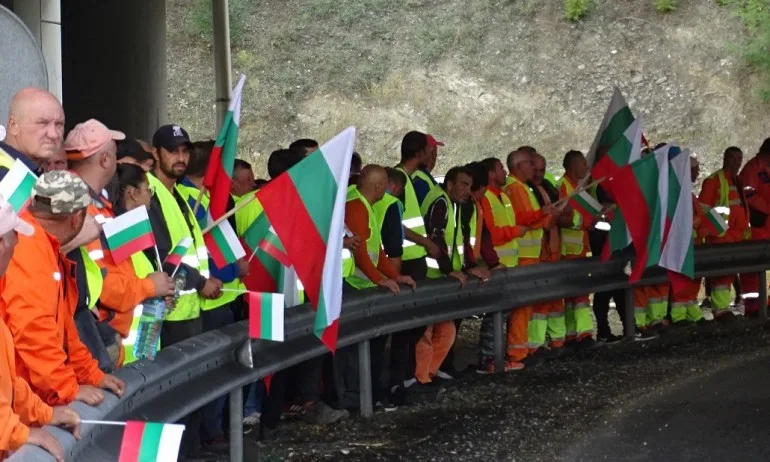 Пътно-строителните фирми: Обричате 200 000 души на безработица - Tribune.bg