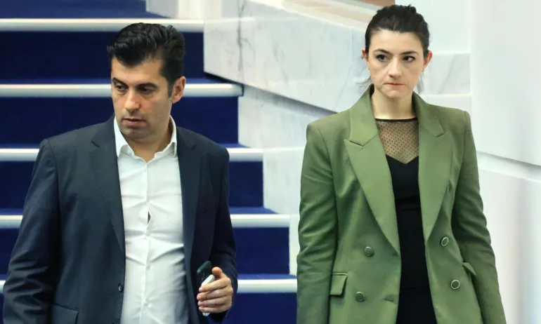 Кирил Петков скочи в защита на Лена Бориславова: Една от най-смелите и силни жени в българската политика - Tribune.bg