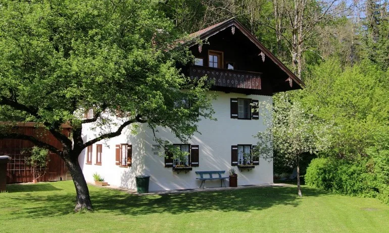 Едва 15 от 295 проверени къщи за гости не функционират като такива - Tribune.bg