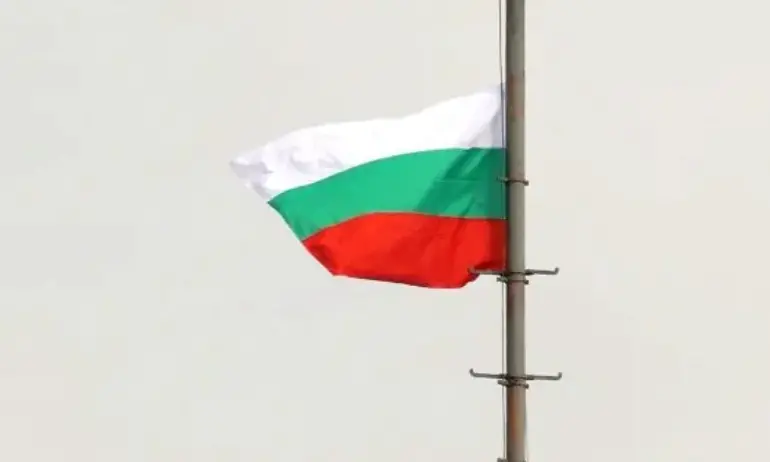 Ден на траур в Ловеч след зверската катастрофа - Tribune.bg