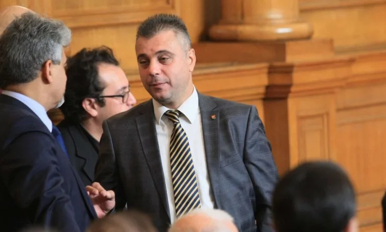 ВМРО: Подкрепяме моралния акт на Цецка Цачева - Tribune.bg