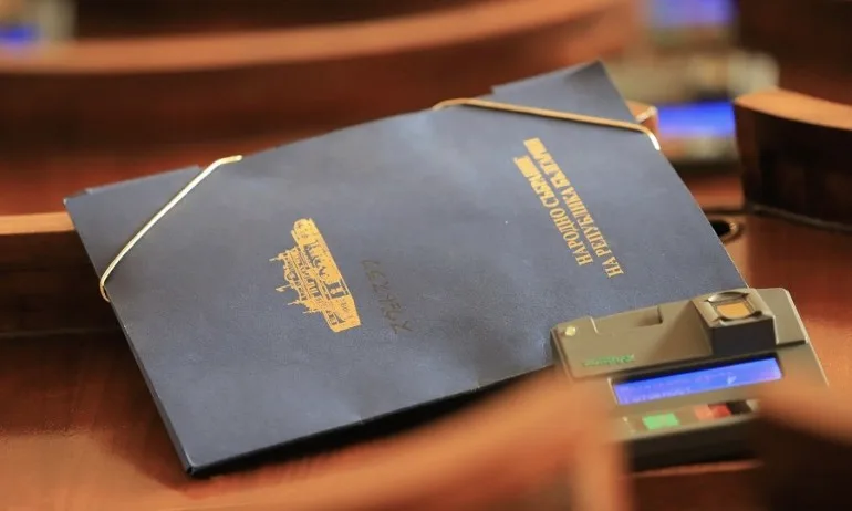 Обсъждат ситуацията с КОВИД-19 в Здравна комисия - Tribune.bg