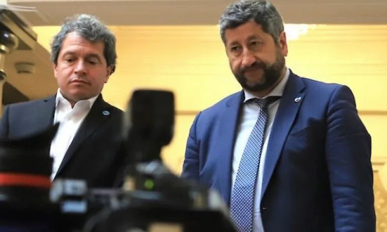 Петър Волгин: Колкото по-далеч от властта бъде държано политическото крило на кръга Капитал, толкова по-добре за демокрацията - Tribune.bg