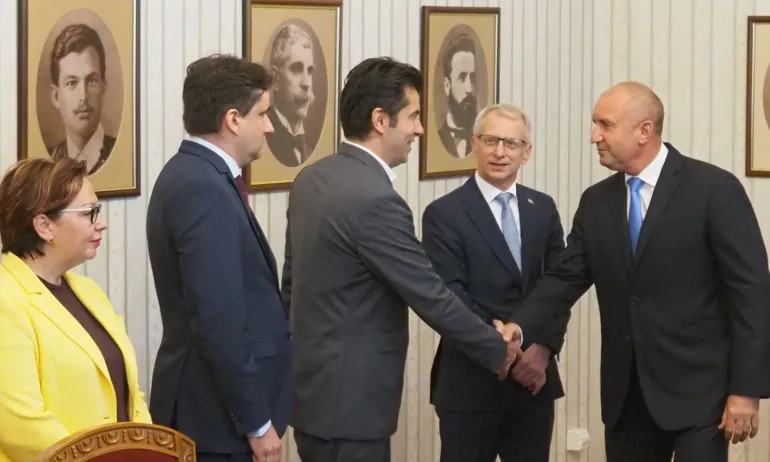 Михайлов за Денков: Изтерзаната идеология на ПП С вас сме, г-н Президент!, вече четвърта година - Tribune.bg