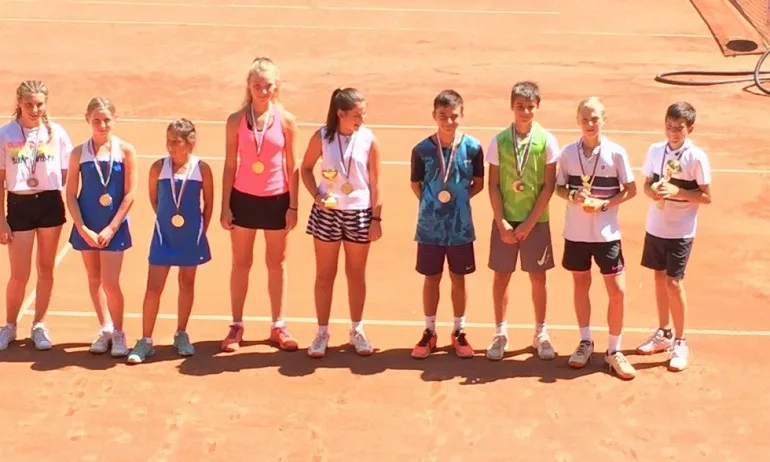 Анас Маздрашки и Венета Генчева – двойни шампиони на Държавен турнир до 14 г. в Плевен - Tribune.bg