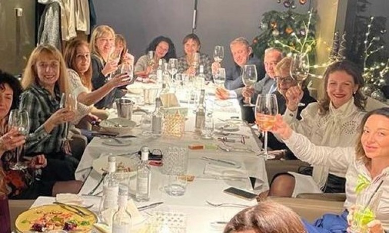 Пир по време на чума: Комитова и Кутев вдигнаха пиар купон на фона на нов ръст на заболели и починали - Tribune.bg