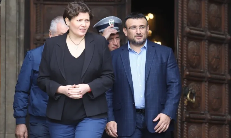 Крумова: Предлага се анкетно проучване, не изпит по пътна безопасност в 7 клас - Tribune.bg