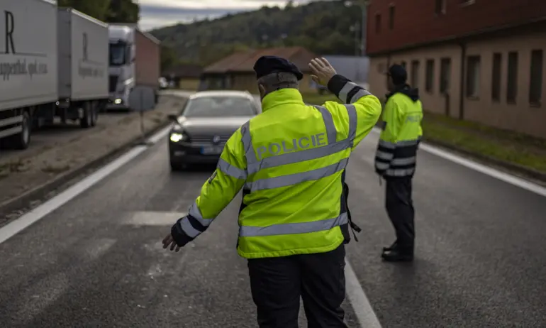 Австрия, Полша и Чехия връщат проверките на словашката граница - Tribune.bg