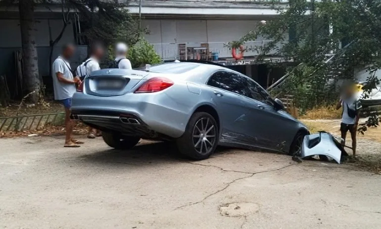 Пиян германец блъсна линейка в Златни пясъци - Tribune.bg