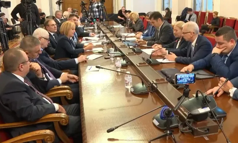 Денков сравни съдбата на мините у нас с тази на каруците в Ню Йорк - Tribune.bg