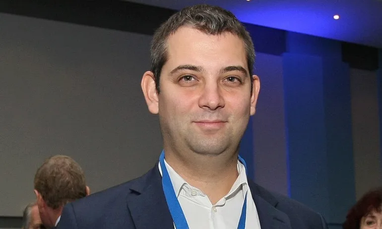 Делчев: Морално е всички, замесени в скандала с имотите, да се оттеглят - Tribune.bg