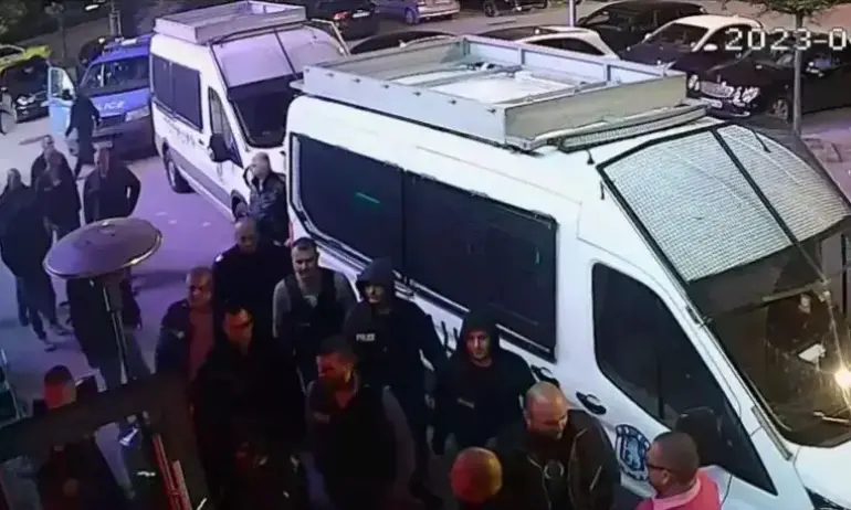 Съдът отмени наказанието на полицейски шеф за голите обиски в нощен клуб в Пловдив - Tribune.bg