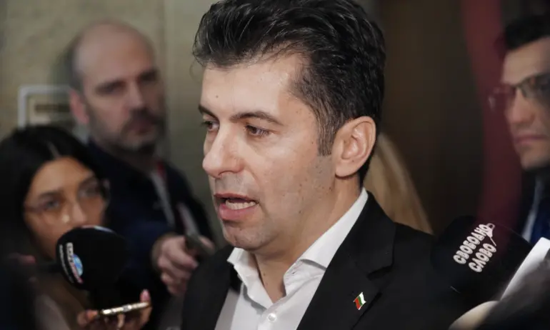 Петков: Няма да допуснем ГЕРБ и ДПС да овладеят регулаторите и службите - Tribune.bg