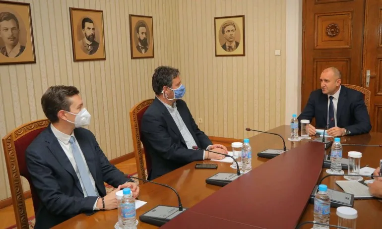 Радев: Днешните ученици ще са хората, които ще реализират иновативна българска икономика - Tribune.bg