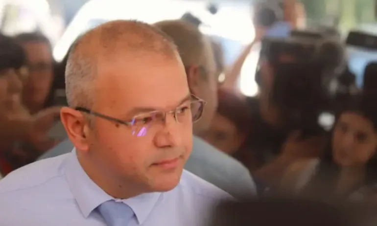 Шефът на ДКК: Нинова е оставила дружеството да работи в нарушение на закона - Tribune.bg