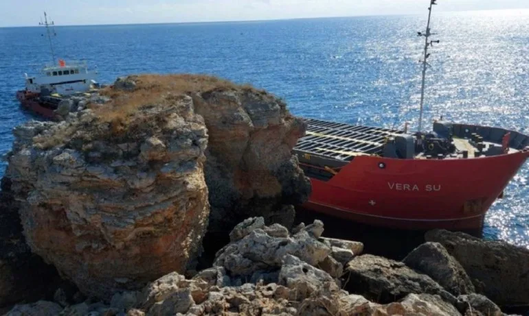 Грешка на екипажа е довела до засядането на кораб край Каварна - Tribune.bg