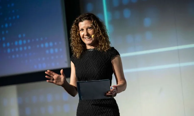 Бенатова пак лансира Мангъров: Той е Сатана и е смелост да бъде цитиран - Tribune.bg