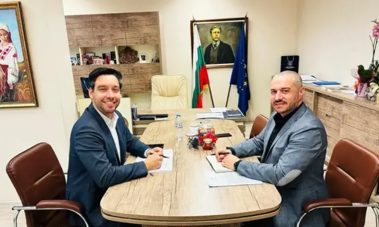 Районен кмет на Бонев раздал 10 000 лв. бонуси на току-що назначени от него в Общината - Tribune.bg