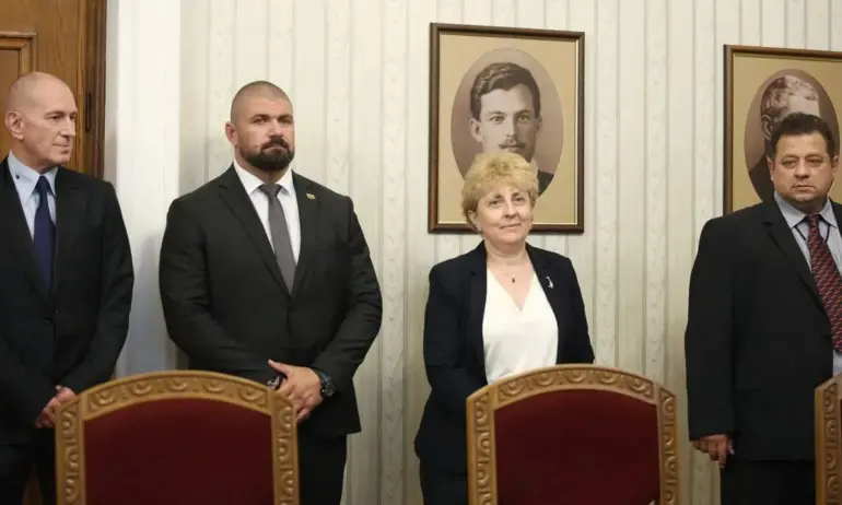 Фалшиви новини: „Величие“ НЕ са подкрепяли Рая Назарян за председател на парламента (СНИМКИ/ВИДЕО)