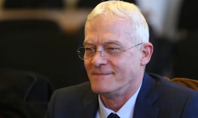 Директорът на НЗОК: Доставната цена на един PCR тест e между 17 и 25 лв. - Tribune.bg