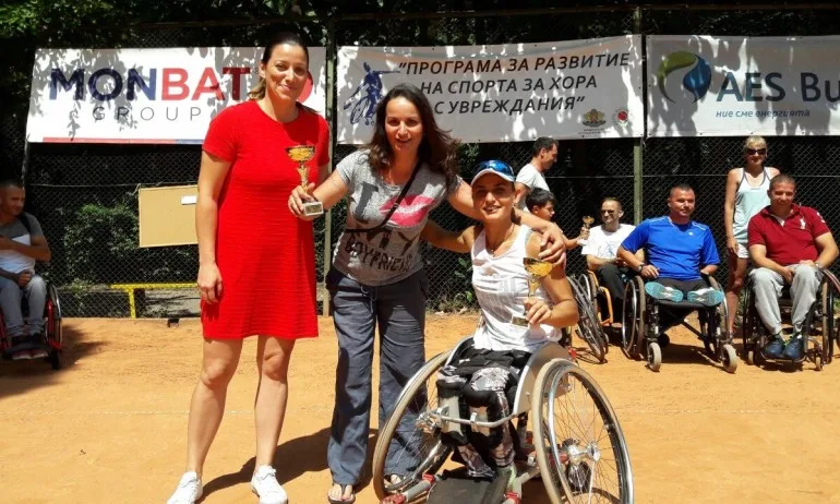 Зоя Чавдарова спечели три титли от Държавното първенство по тенис за хора в инвалидни колички - Tribune.bg