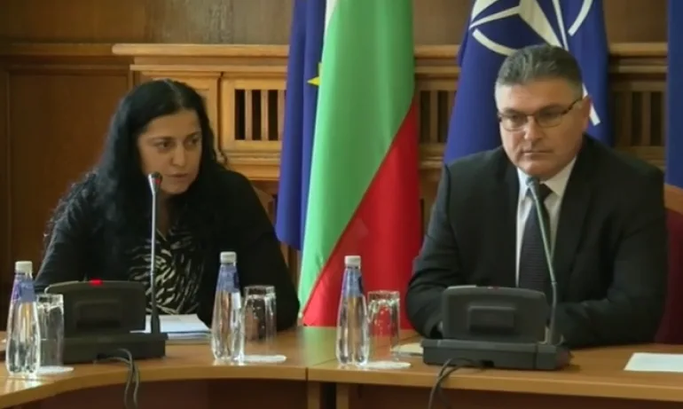 МО: От 15 години ВВС не са правили учение с нощни стрелби по движеща се мишена - Tribune.bg